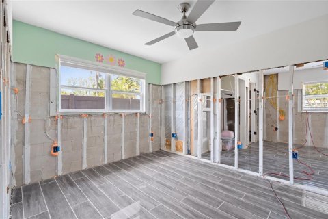 House in Saint Petersburg, Florida 3 bedrooms, 132.11 sq.m. № 1826729 - photo 20