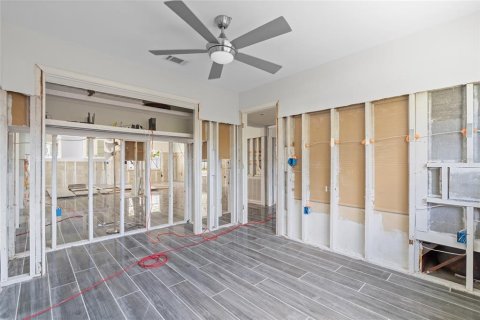 House in Saint Petersburg, Florida 3 bedrooms, 132.11 sq.m. № 1826729 - photo 21