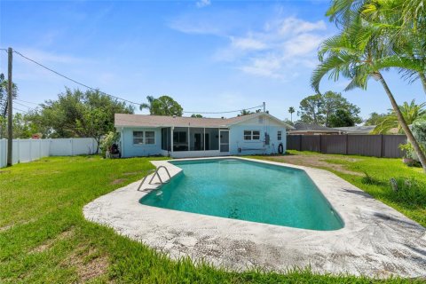House in Saint Petersburg, Florida 3 bedrooms, 132.11 sq.m. № 1826729 - photo 10