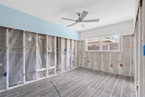 House in Saint Petersburg, Florida 3 bedrooms, 132.11 sq.m. № 1826729 - photo 17
