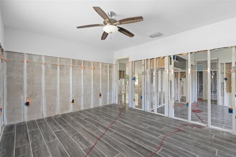 House in Saint Petersburg, Florida 3 bedrooms, 132.11 sq.m. № 1826729 - photo 23