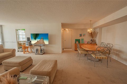 Condominio en venta en Sunny Isles Beach, Florida, 2 dormitorios, 138.24 m2 № 1938237 - foto 2