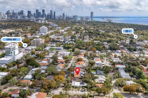 House in Miami, Florida 4 bedrooms, 147.71 sq.m. № 2041514 - photo 19