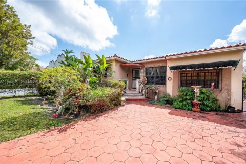 House in Miami, Florida 4 bedrooms, 147.71 sq.m. № 2041514 - photo 4