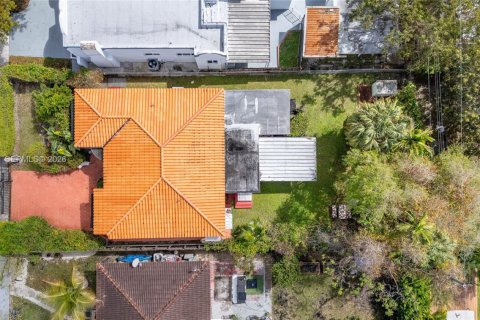 House in Miami, Florida 4 bedrooms, 147.71 sq.m. № 2041514 - photo 15