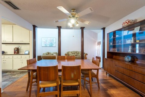 Villa ou maison à vendre à Tampa, Floride: 4 chambres, 213.86 m2 № 1643384 - photo 10