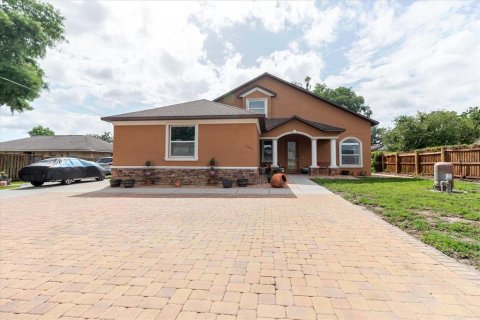House in Valrico, Florida 4 bedrooms, 325.62 sq.m. № 2215849 - photo 2