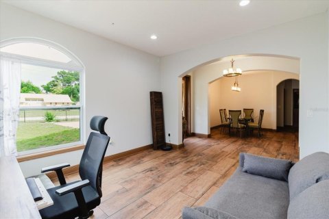 House in Valrico, Florida 4 bedrooms, 325.62 sq.m. № 2215849 - photo 9