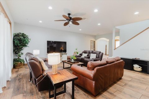 House in Valrico, Florida 4 bedrooms, 325.62 sq.m. № 2215849 - photo 13