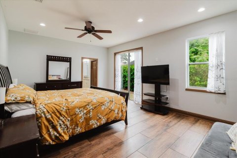 House in Valrico, Florida 4 bedrooms, 325.62 sq.m. № 2215849 - photo 30