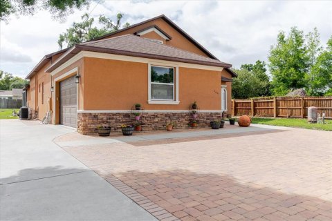 House in Valrico, Florida 4 bedrooms, 325.62 sq.m. № 2215849 - photo 3