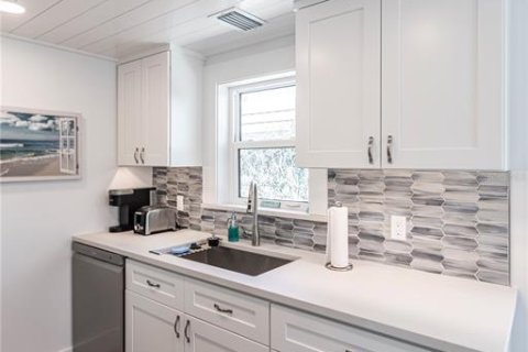 Villa ou maison à louer à Sarasota, Floride: 1 chambre, 67.63 m2 № 2125769 - photo 19
