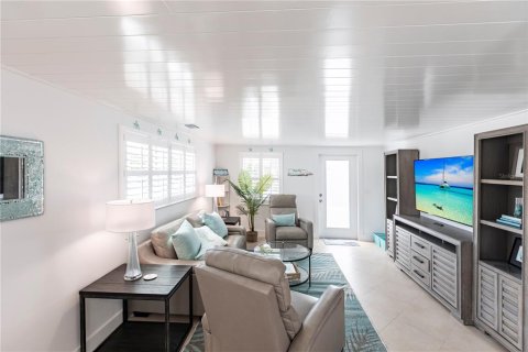 Villa ou maison à louer à Sarasota, Floride: 1 chambre, 67.63 m2 № 2125769 - photo 4