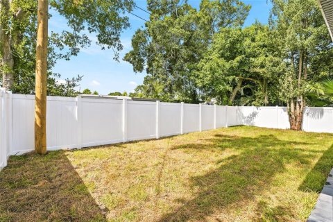 House in Largo, Florida 3 bedrooms, 163.51 sq.m. № 2238377 - photo 28
