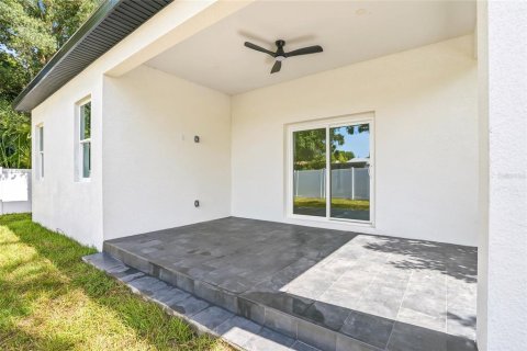 House in Largo, Florida 3 bedrooms, 163.51 sq.m. № 2238377 - photo 27