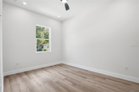 House in Largo, Florida 3 bedrooms, 163.51 sq.m. № 2238377 - photo 20