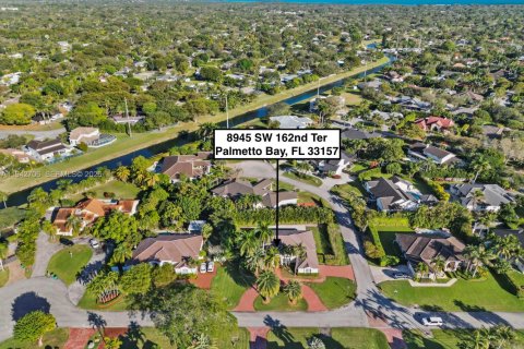 Casa en venta en Palmetto Bay, Florida, 5 dormitorios, 251.58 m2 № 2001478 - foto 2