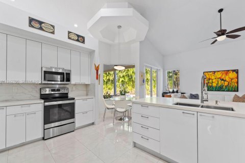 Casa en venta en Palmetto Bay, Florida, 5 dormitorios, 251.58 m2 № 2001478 - foto 19