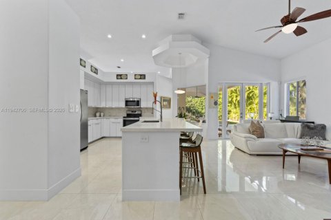 Casa en venta en Palmetto Bay, Florida, 5 dormitorios, 251.58 m2 № 2001478 - foto 18