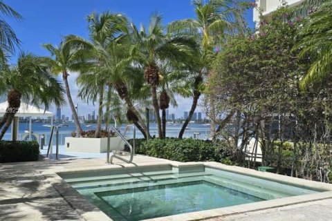 Condominio en venta en Miami Beach, Florida, 63.17 m2 № 1954466 - foto 3