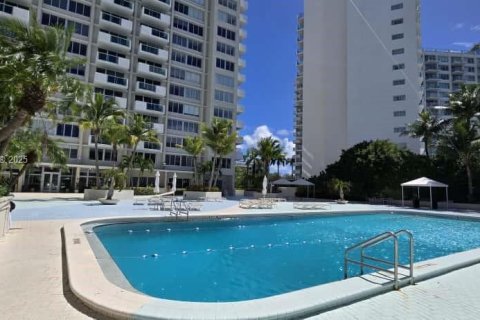 Condominio en venta en Miami Beach, Florida, 63.17 m2 № 1954466 - foto 5