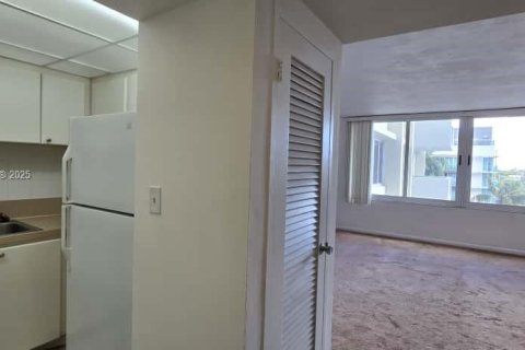 Condominio en venta en Miami Beach, Florida, 63.17 m2 № 1954466 - foto 28