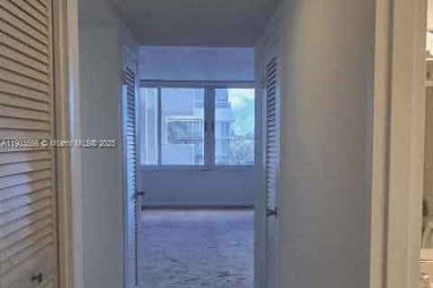 Condominio en venta en Miami Beach, Florida, 63.17 m2 № 1954466 - foto 23
