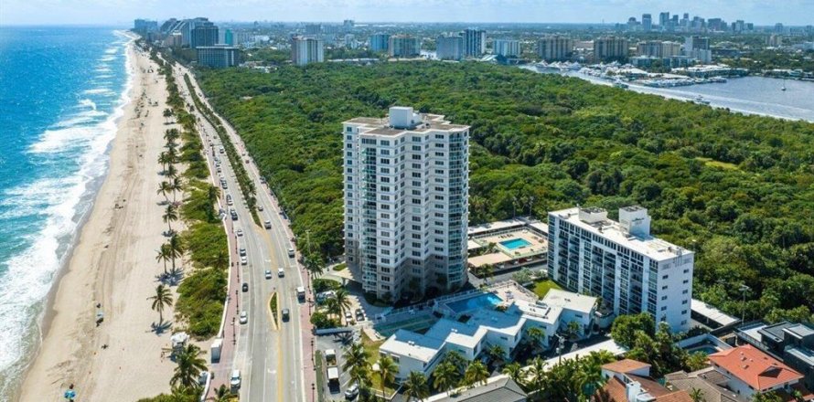 Condominio en Fort Lauderdale, Florida, 2 dormitorios № 913005