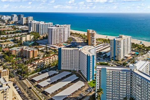 Condo in Pompano Beach, Florida, 1 bedroom  № 1764606 - photo 24