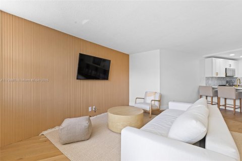 Condo in Pompano Beach, Florida, 1 bedroom  № 1764606 - photo 8