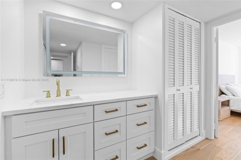 Condo in Pompano Beach, Florida, 1 bedroom  № 1764606 - photo 15