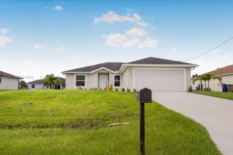 House in Lehigh Acres, Florida 4 bedrooms, 142.33 sq.m. № 1882678 - photo 26