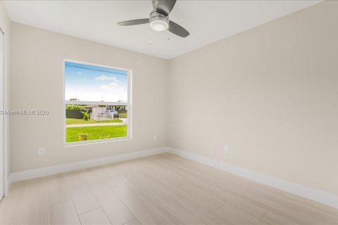 House in Lehigh Acres, Florida 4 bedrooms, 142.33 sq.m. № 1882678 - photo 11