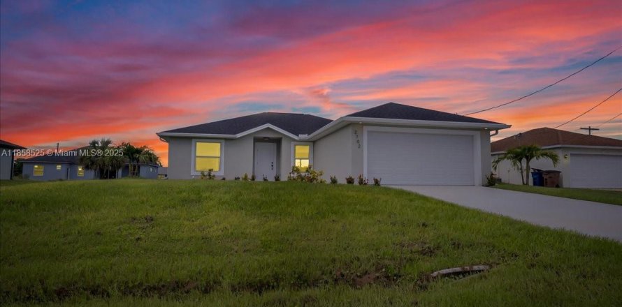 House in Lehigh Acres, Florida 4 bedrooms, 142.33 sq.m. № 1882678