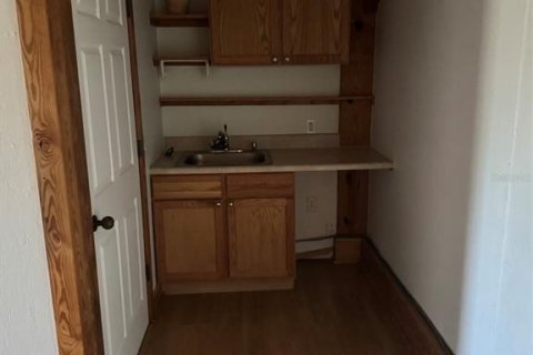 Immobilier commercial à louer à Boca Grande, Floride: 87.7 m2 № 2130819 - photo 8