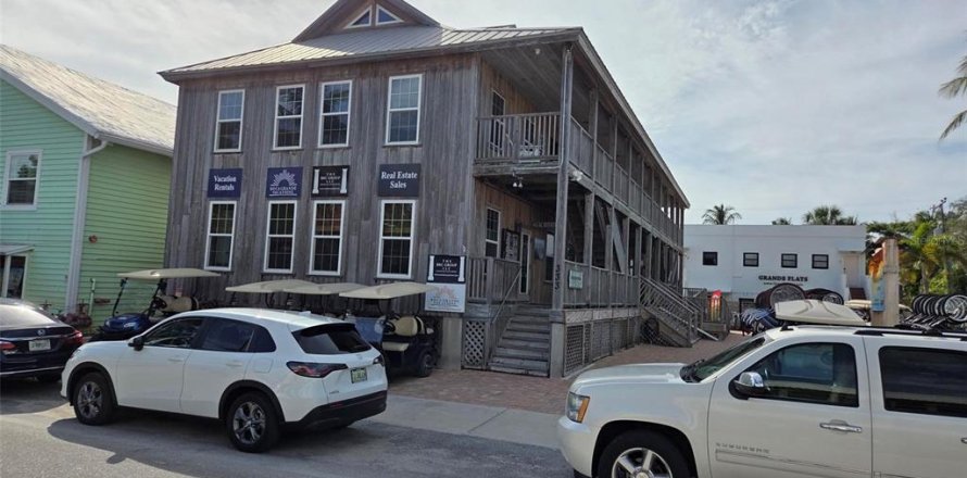 Immobilier commercial à Boca Grande, Floride 87.7 m2 № 2130819
