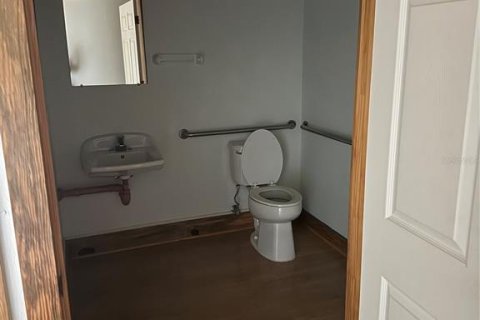 Immobilier commercial à louer à Boca Grande, Floride: 87.7 m2 № 2130819 - photo 9
