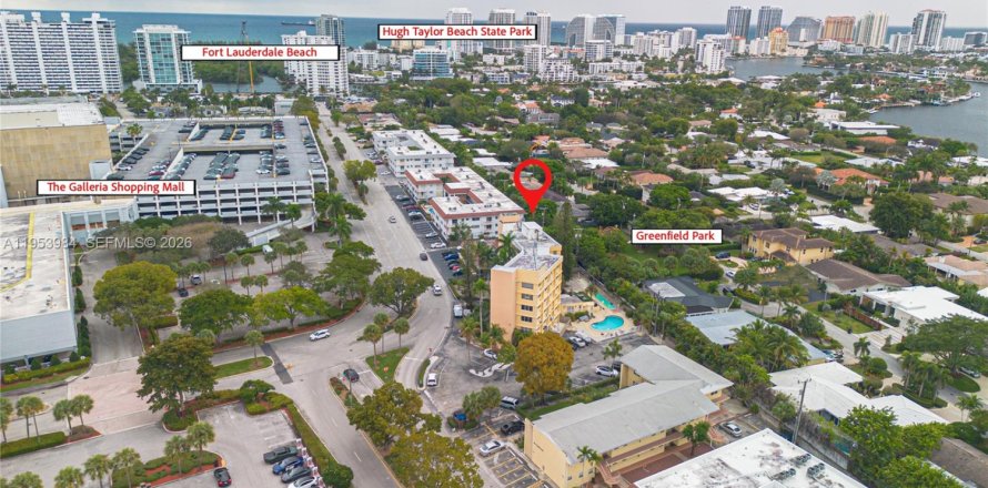 Condo in Fort Lauderdale, Florida, 2 bedrooms  № 2011036