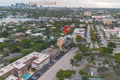 Condo in Fort Lauderdale, Florida, 2 bedrooms  № 2011036 - photo 19