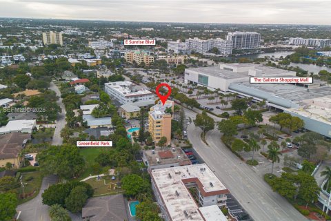 Condo in Fort Lauderdale, Florida, 2 bedrooms  № 2011036 - photo 20