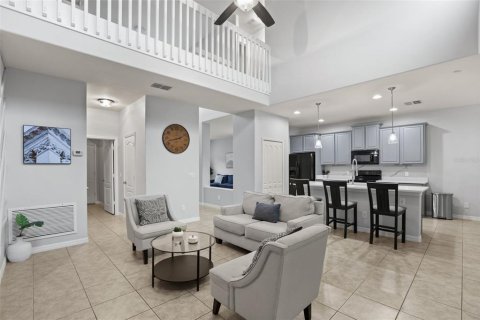 Villa ou maison à vendre à Orlando, Floride: 5 chambres, 254.83 m2 № 2406540 - photo 4