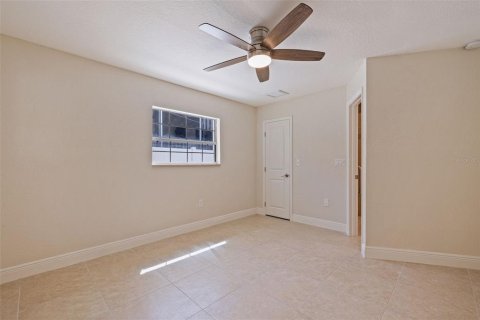 House in Saint Pete Beach, Florida 4 bedrooms, 197.32 sq.m. № 1642940 - photo 17