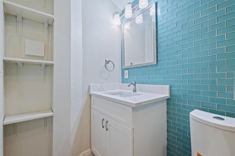 House in Saint Pete Beach, Florida 4 bedrooms, 197.32 sq.m. № 1642940 - photo 14