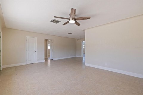 House in Saint Pete Beach, Florida 4 bedrooms, 197.32 sq.m. № 1642940 - photo 8