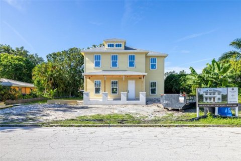 Casa en venta en Saint Petersburg, Florida, 6 dormitorios, 333.43 m2 № 1841455 - foto 5