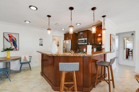 House in West Palm Beach, Florida 6 bedrooms, 233.46 sq.m. № 2169741 - photo 9