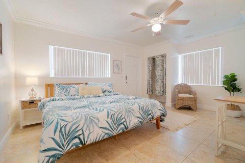 House in West Palm Beach, Florida 6 bedrooms, 233.46 sq.m. № 2169741 - photo 30