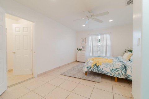 House in West Palm Beach, Florida 6 bedrooms, 233.46 sq.m. № 2169741 - photo 25