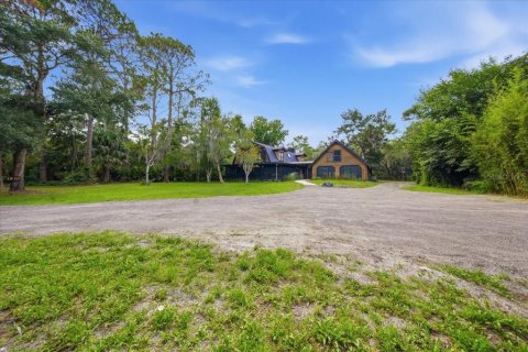 House in Deltona, Florida 6 bedrooms, 275.18 sq.m. № 2209802 - photo 9