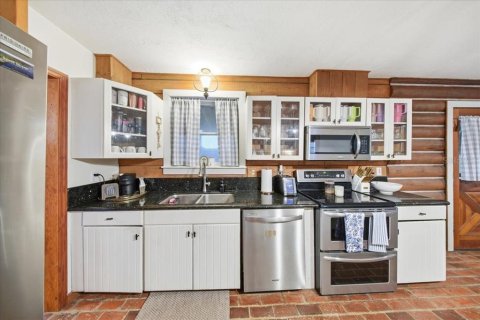 House in Deltona, Florida 6 bedrooms, 275.18 sq.m. № 2209802 - photo 25